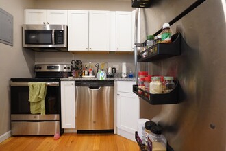 1200 Commonwealth Ave in Boston, MA - Building Photo - Building Photo
