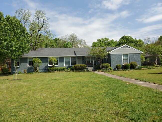 1661 Mariposa Dr, Unit 1661 MARIPOSA
