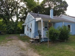 1114 Holmes St, Unit 1114 in Raleigh, NC - Foto de edificio - Building Photo