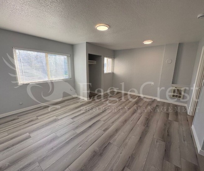 Roseville Lane Apartments in College Place, WA - Building Photo - Building Photo