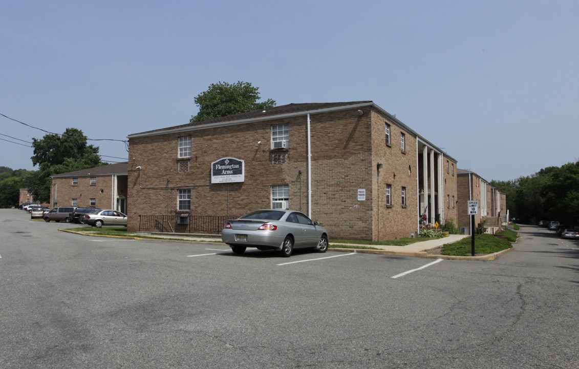 Flemington Arms in Flemington, NJ - Building Photo