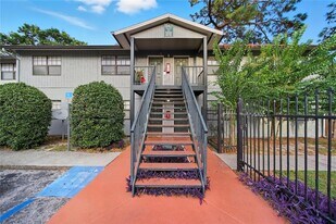 12401 Oak Cedar Pl, Unit 201 in Tampa, FL - Building Photo