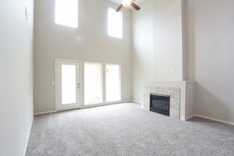 Clayview Apartments in Liberty, MO - Building Photo - Interior Photo