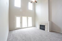 Clayview Apartments in Liberty, MO - Foto de edificio - Interior Photo