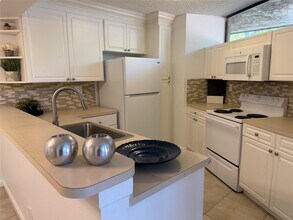 8183 Severn Dr in Boca Raton, FL - Building Photo - Building Photo