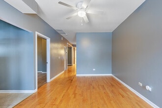 2446 W 69th St in Chicago, IL - Building Photo - Building Photo