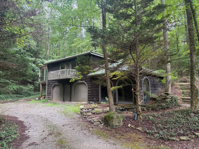 2201 Jep Wheeler Rd in Woodstock, GA - Building Photo