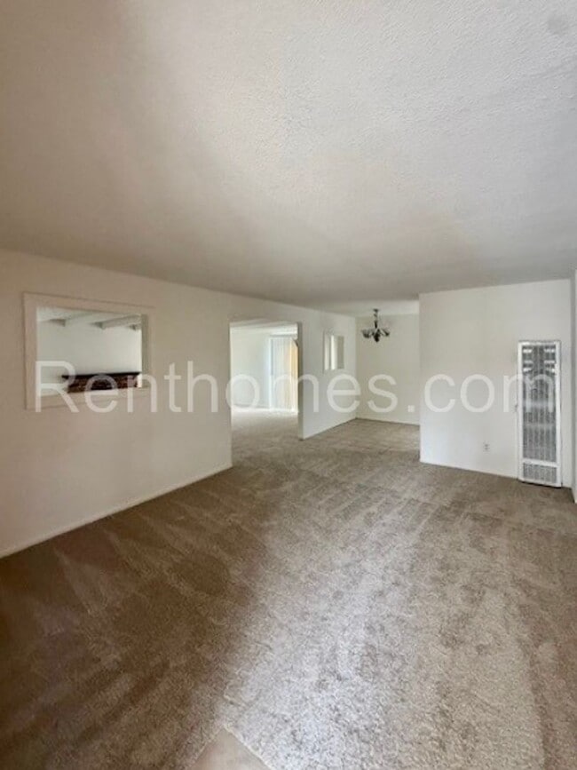 5281 Constitution Rd in San Diego, CA - Building Photo - Building Photo