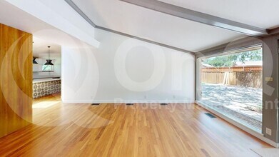 11530 Mid Surrey Ct in Dallas, TX - Building Photo - Building Photo