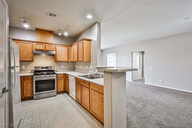 6625 Abruzzi Dr in North Las Vegas, NV - Building Photo - Building Photo