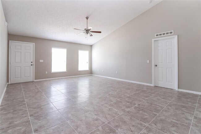 927 Cambridge Ct in Kissimmee, FL - Building Photo - Building Photo