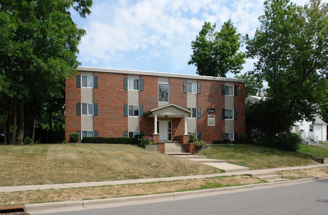 Oakhill Apartments in East Lansing, MI - Building Photo