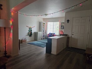 1818 W Picadilly Ln in Hanford, CA - Building Photo - Building Photo