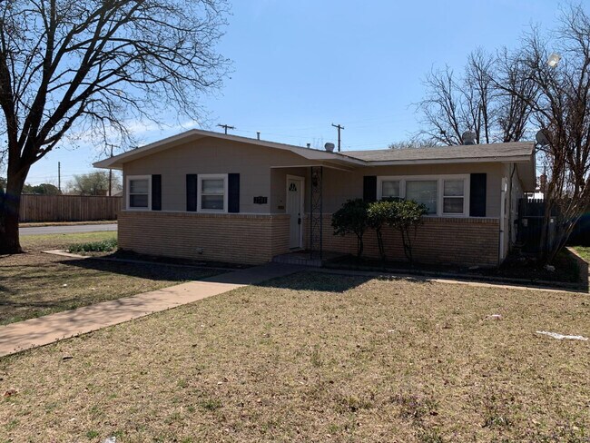 2701 39th St in Lubbock, TX - Building Photo - Building Photo