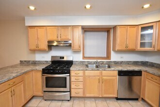 2724 N Magnolia Ave, Unit M03B in Chicago, IL - Building Photo - Building Photo