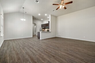 5511 Haven Spgs in Converse, TX - Building Photo - Building Photo