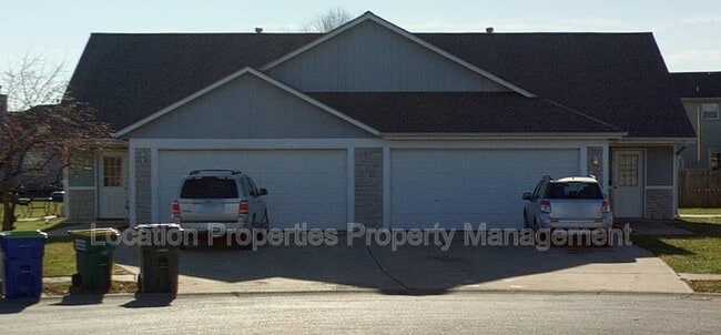 property at 951 E Wildcat Run St