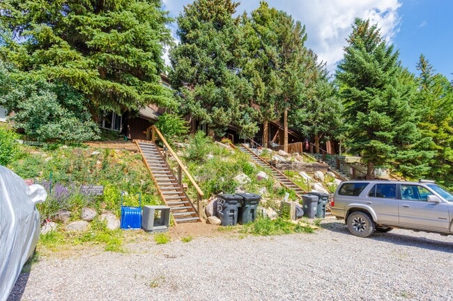 property at 2427 Chamonix Ln