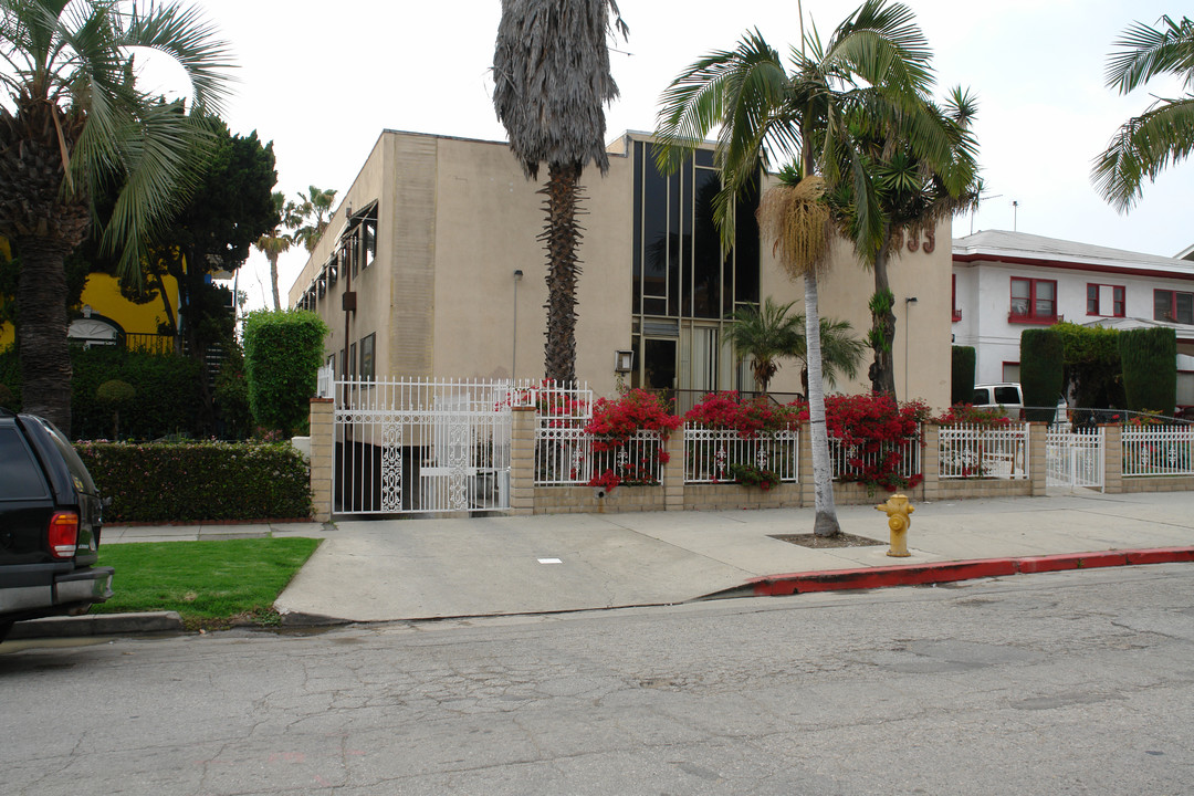 333 S Oxford Ave in Los Angeles, CA - Foto de edificio