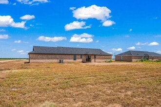 11015 N County Rd 2800 in Lubbock, TX - Building Photo - Building Photo