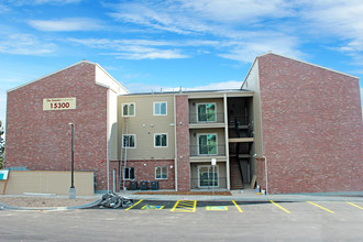 The Summit at Chambers Place in Aurora, CO - Building Photo - Building Photo