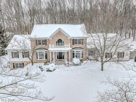 8600 Tamarack Trail in Chagrin Falls, OH - Building Photo