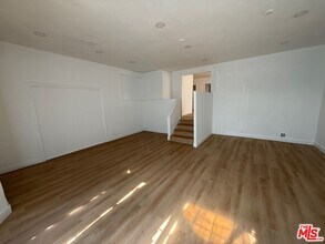 3307 Pico Blvd in Santa Monica, CA - Building Photo - Building Photo