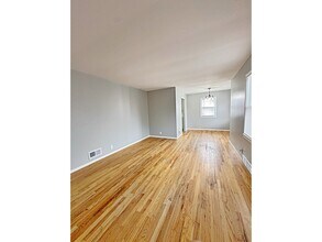 7727 Izard St in Omaha, NE - Building Photo - Building Photo