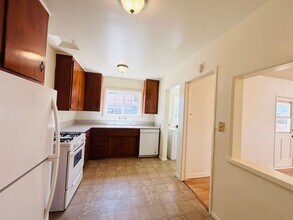10153 Gloria Ave in Los Angeles, CA - Building Photo - Building Photo