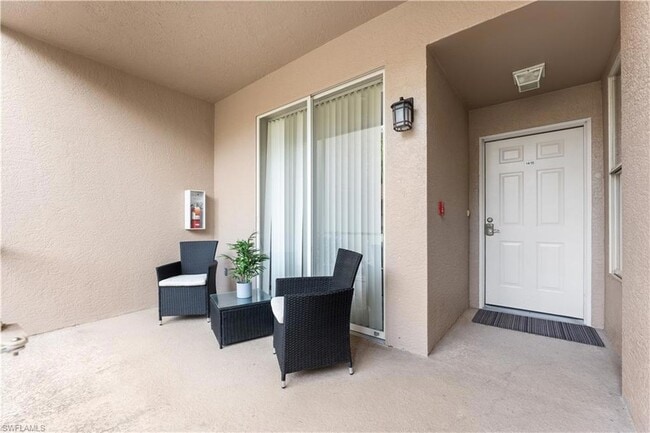 8420 Naples Heritage Dr in Naples, FL - Foto de edificio - Building Photo