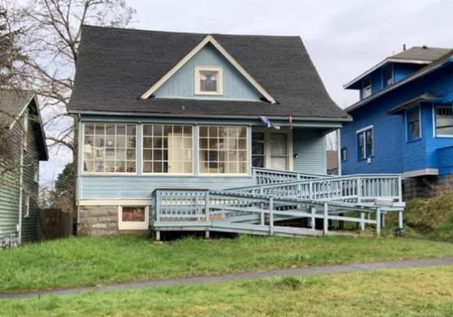 property at 515 Gladstone St