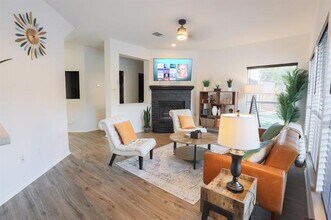 994 Regency Dr in Lewisville, TX - Building Photo - Building Photo