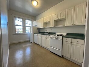 14 Melvin Ave, Unit 4 in Boston, MA - Foto de edificio - Building Photo