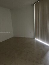 8365 SW 152nd Ave in Miami, FL - Foto de edificio - Building Photo