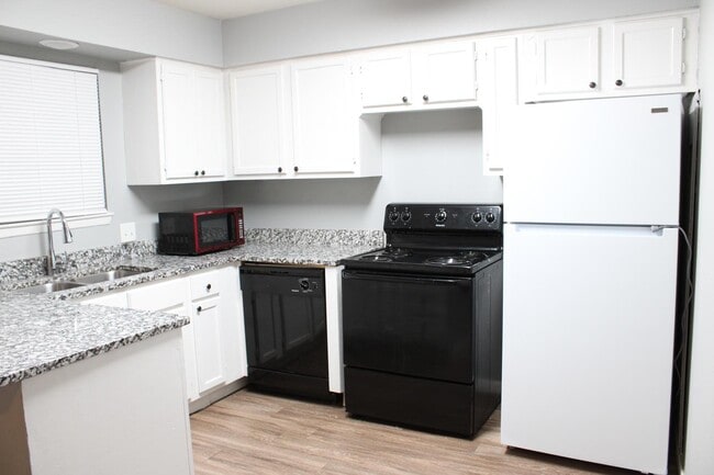 2912-2914-2914 Bernice Dr, Unit 2912 Bernice Dr