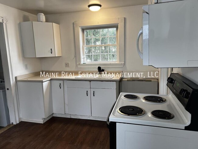 57 Holyoke St-Unit -2 in Brewer, ME - Building Photo - Building Photo