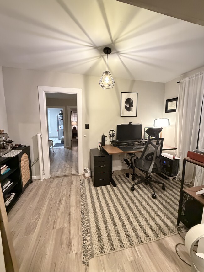 13269 Metropolitan Ave, Unit 2nd FL in Richmond Hill, NY - Foto de edificio - Building Photo