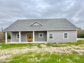 108 Wood Duck Ln in Paige, TX - Building Photo - Building Photo