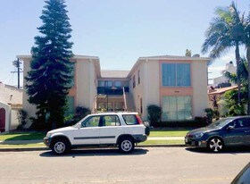 208-210 Granada Ave in Long Beach, CA - Building Photo