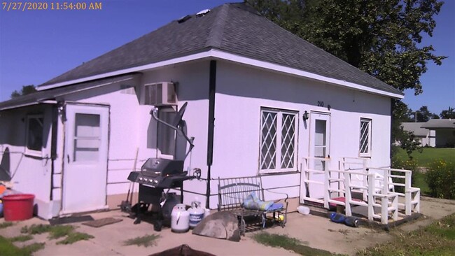 210 N Logan St in Osmond, NE - Building Photo - Building Photo