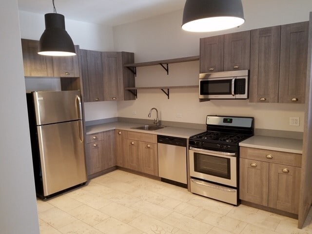 1741 W Chicago Ave, Unit 1R
