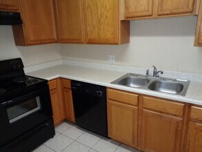 17907 Glenmorris Dr in Houston, TX - Building Photo - Building Photo