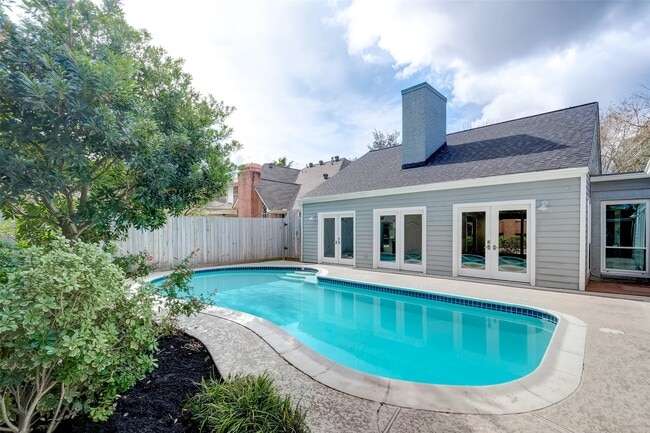 1107 Stoney Hill Dr