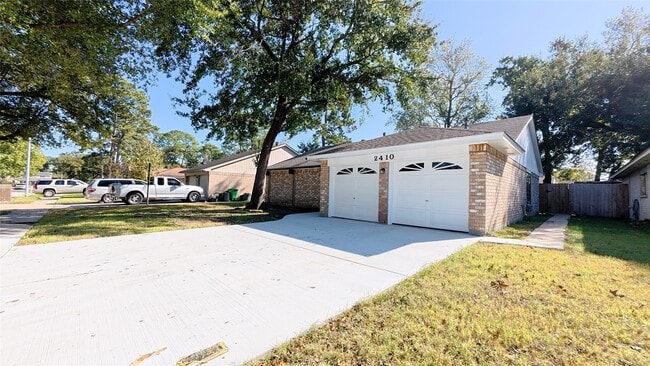 2410 Goldspring Ln in Spring, TX - Building Photo - Building Photo
