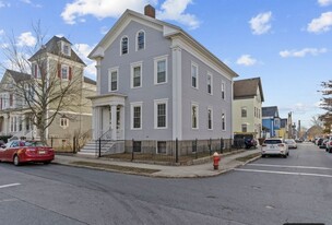 65 Chestnut St, Unit 1 in New Bedford, MA - Building Photo