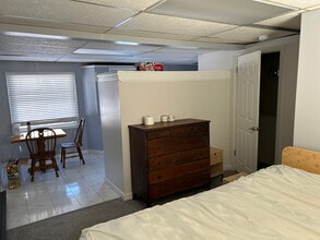 349 Naubuc Ave in Glastonbury, CT - Building Photo - Building Photo