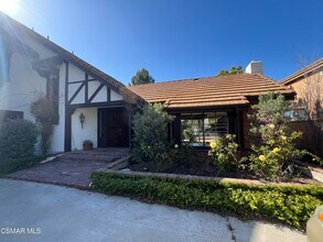 261 Scarborough St in Thousand Oaks, CA - Building Photo - Building Photo