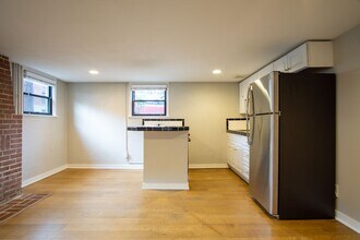 342 NW 22nd Ave in Portland, OR - Building Photo - Building Photo