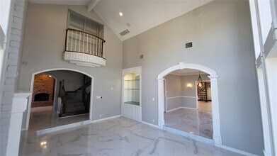 1806 S Cottonwood Valley Cir in Irving, TX - Building Photo - Building Photo
