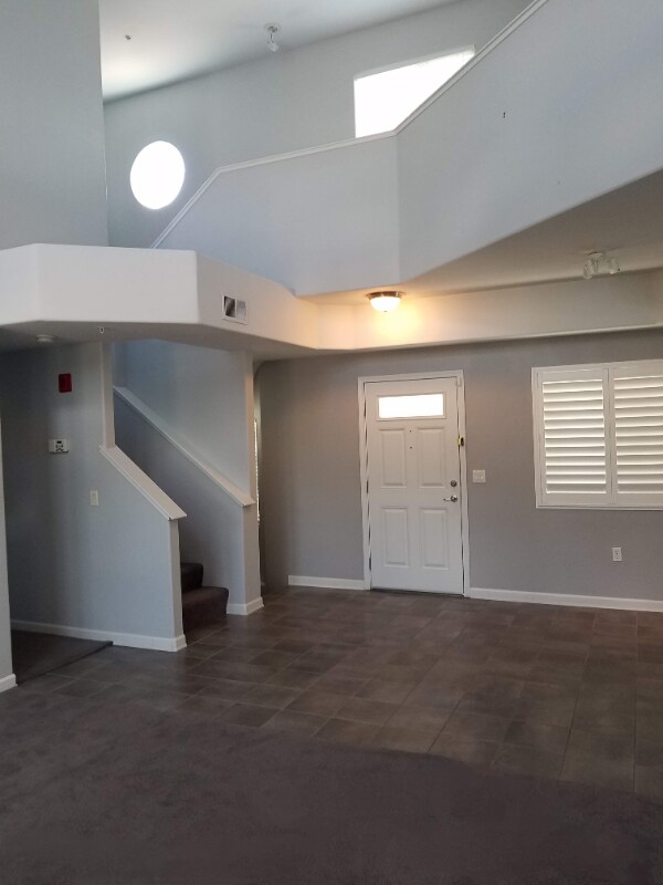 1900 Danbrook Dr in Sacramento, CA - Building Photo - Building Photo